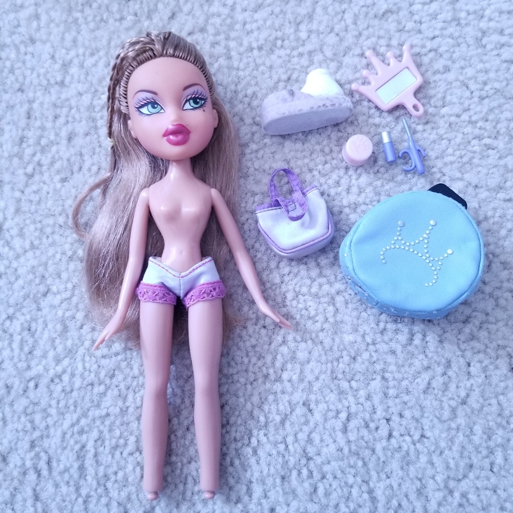 2003 Slumber Party Yasmin Wave 1 Bratz Doll